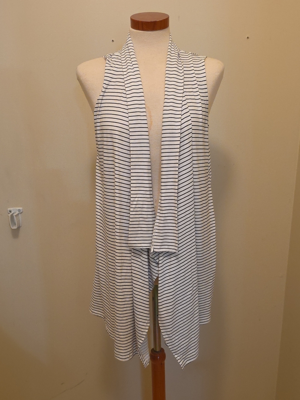 Acting Pro White and Black Striped Sleeveless Drape Top
